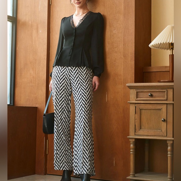 Elegant Black Lace Trim Blouse - Picture 8 of 10